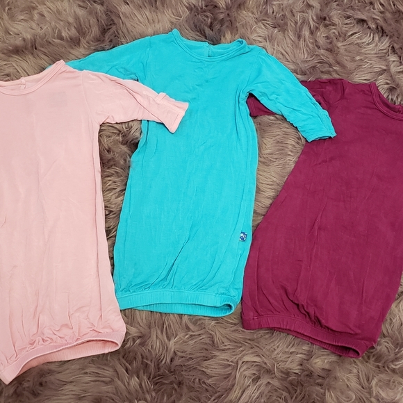 Kickee gowns - Picture 1 of 4